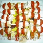 BROCHETAS DE TOMATES CHERRY Y MOZARELLA