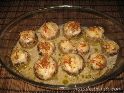 champinones-rellenos-de-salmon-520x390