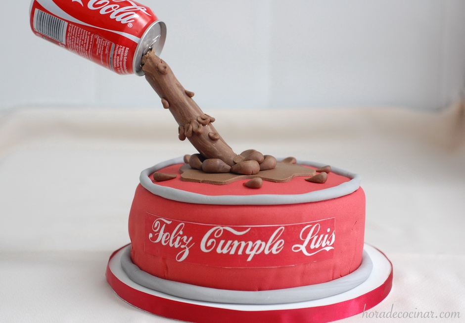 Tarta fondant lata de coca-cola