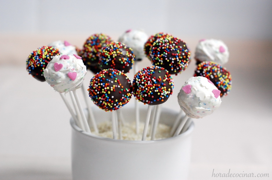 Cake pops de chocolate negro y blanco