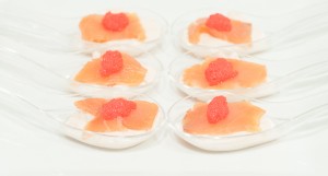 Cucharillas de mousse de salmón