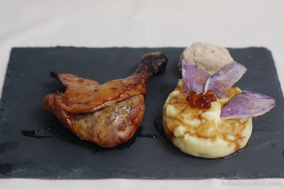 Confit de pato con reducción de Pedro Ximénez y puré de castañas