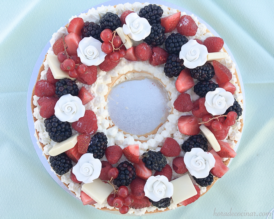 Tarta de hojaldre y frutos del bosque