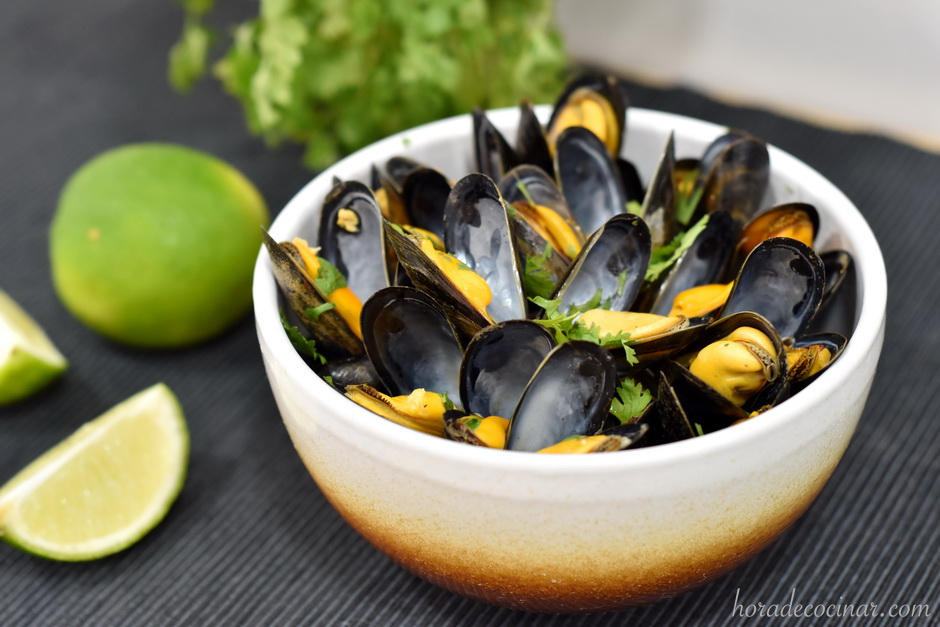 Mejillones «bouchot» a la lima y cilantro