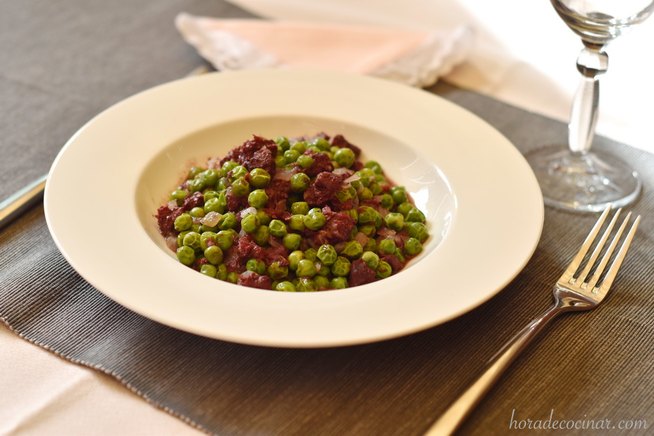 Guisantes con butifarra negra