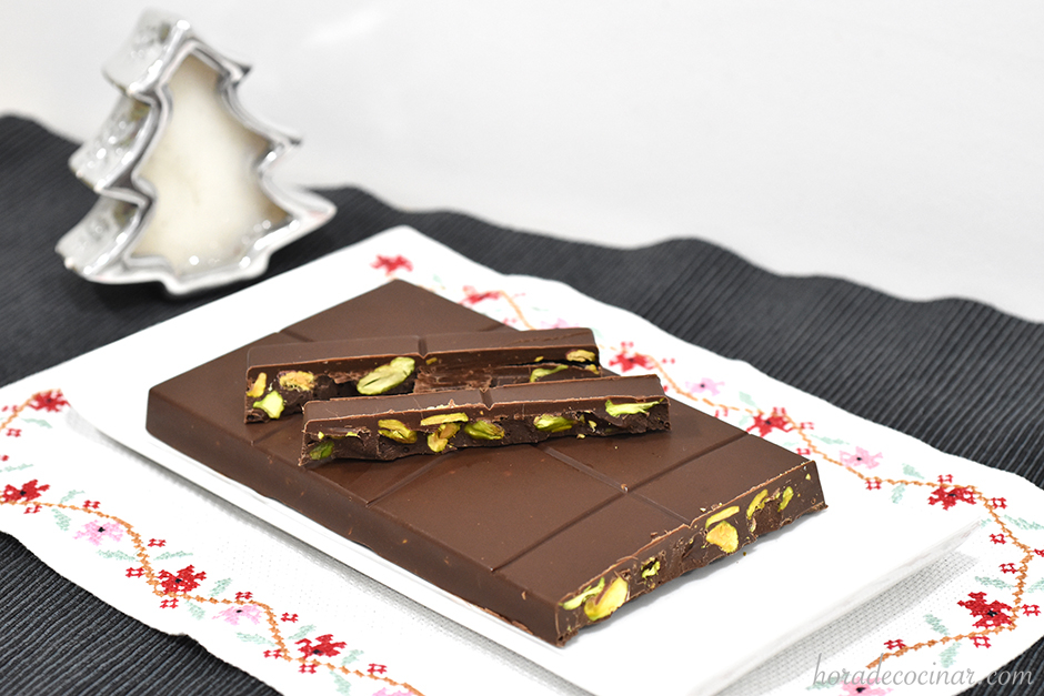 Turrón de chocolate y pistachos